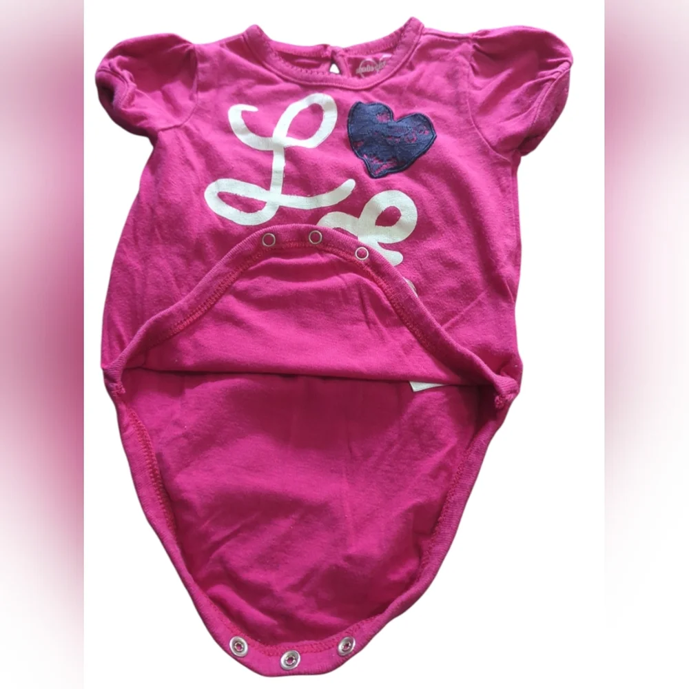 The Children's Place Pink Love Heart Bodysuit Size 3-6 Months.